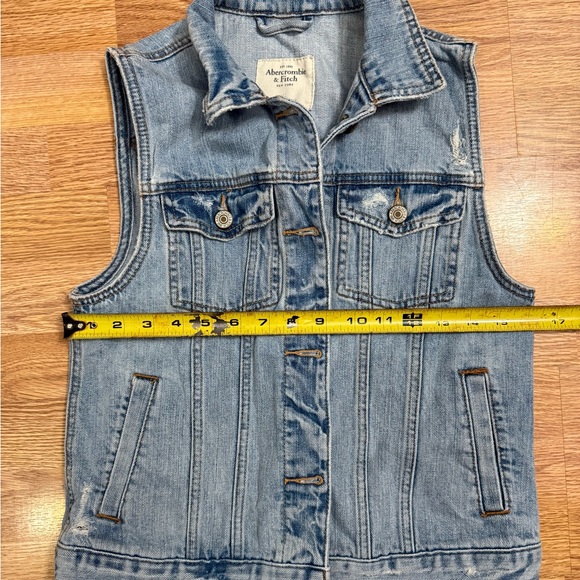 Abercrombie & Fitch Light Blue Denim Vest small - Picture 3 of 6